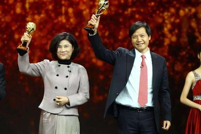 富婆董明珠刚刚透露:2019年手机将要消失,取代