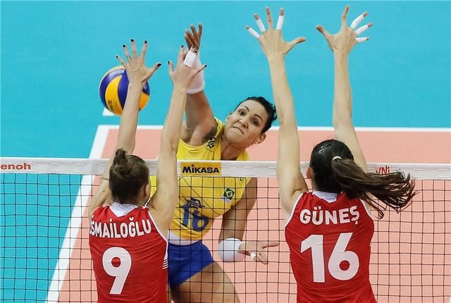 土耳其女排3-0巴西女排进决赛 坦达拉20分难敌