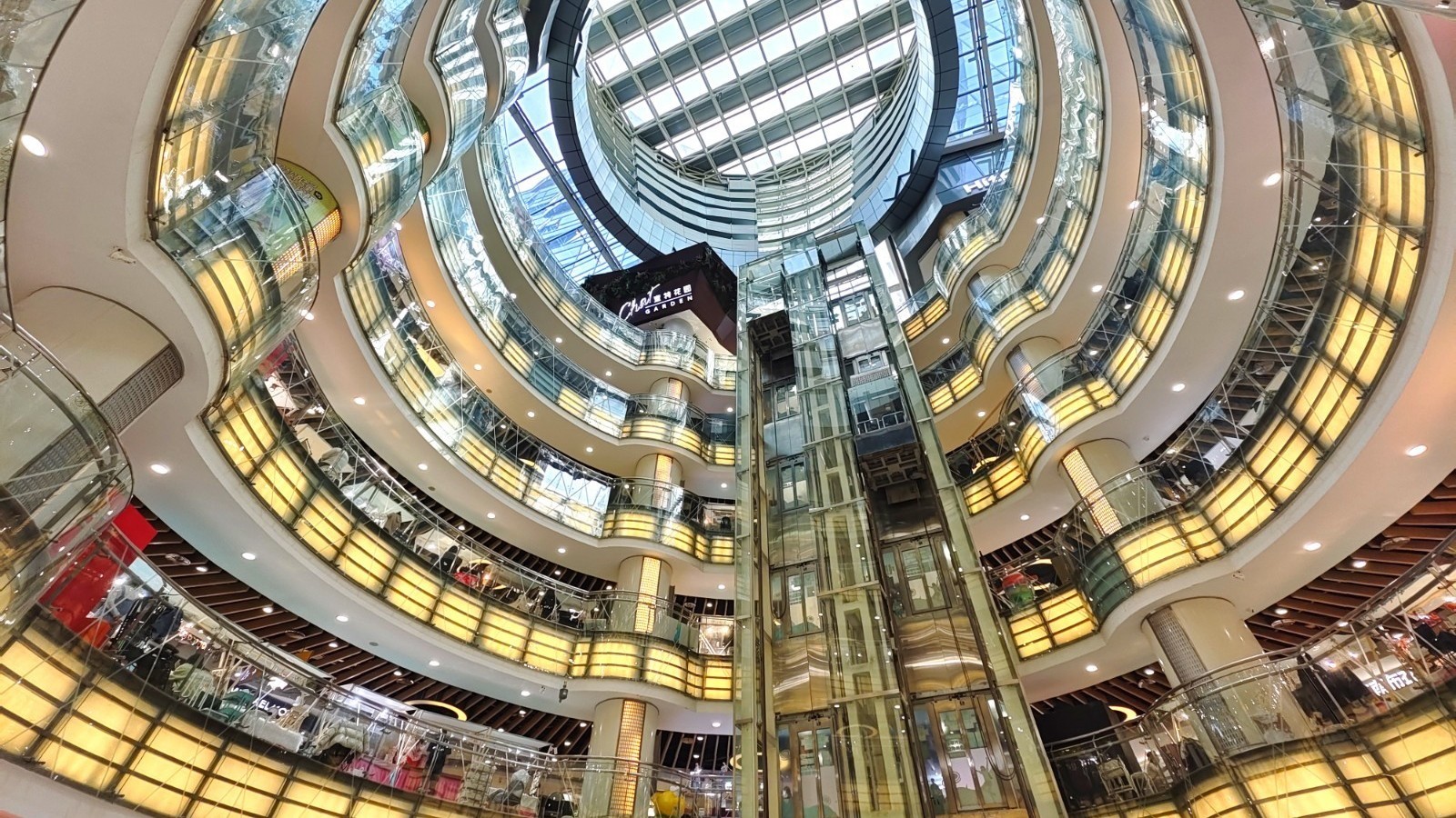 西单商场下半年启动改造 西单商圈致力于打造城市品质消费体验中心 西单商场下半年启动改造 西单商圈致力于打造城市品质消费体验中心