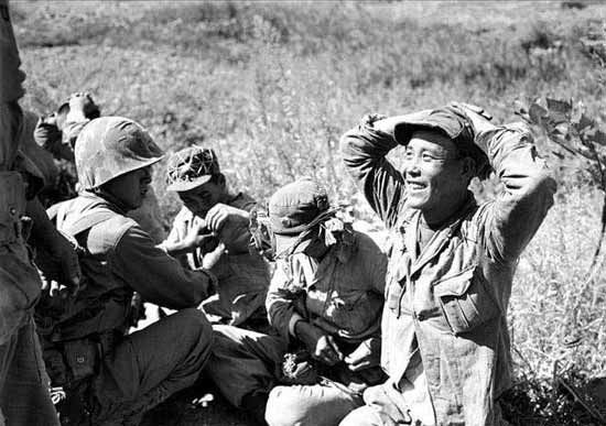 老相片:50年朝鲜战争的真实相片