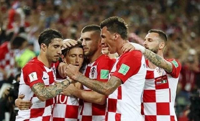 世界杯大结局!莫德里奇赢金球奖总统落泪,黄金