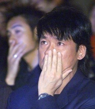 张国荣的葬礼:谢霆锋,洪金宝等大佬出席,袁咏仪哭的失控!