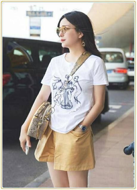 我天!几日不见,赵薇暴瘦!大象腿变筷子腿,网友