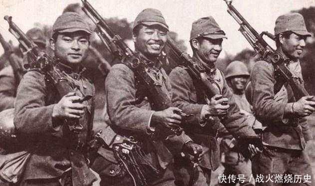 一架美国飞机坠落 8名美军被日军杀掉 剩下一