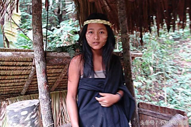 由于克木人长期过着与世隔绝的生活,再加上和外界的语言又不通,与外界