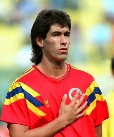 世界杯乌龙球引发的惨案,凶手每一枪都在喊进