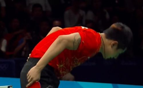 心疼!张继科腰伤严重睡觉成问题 趴护栏受访 心疼!张继科腰伤严重睡觉成问题 趴护栏受访