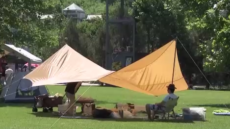 赏高山草甸 观夜空繁星!“露营热”如何催生经济新业态? 赏高山草甸 观夜空繁星!“露营热”如何催生经济新业态?