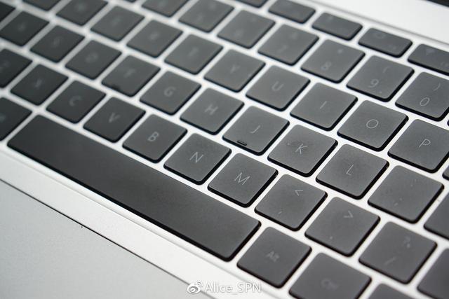 荣耀MagicBook锐龙版评测:居然踏进了吃鸡门