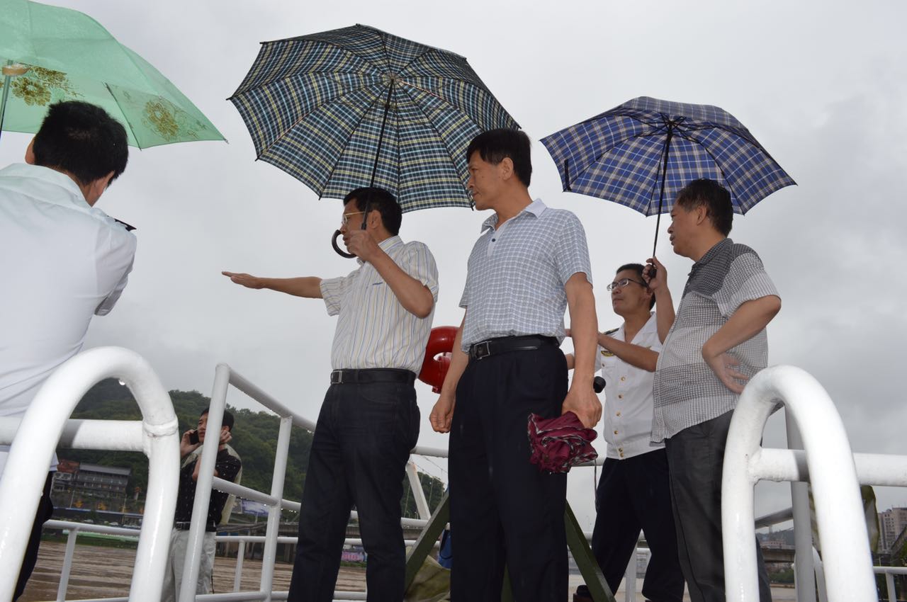 南平市交通运输局袁仁旺局长深入一线进行防汛抗灾工作督查