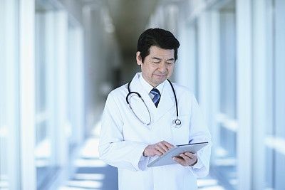 10天治好腰椎间盘突出?正骨院长公布家庭康复