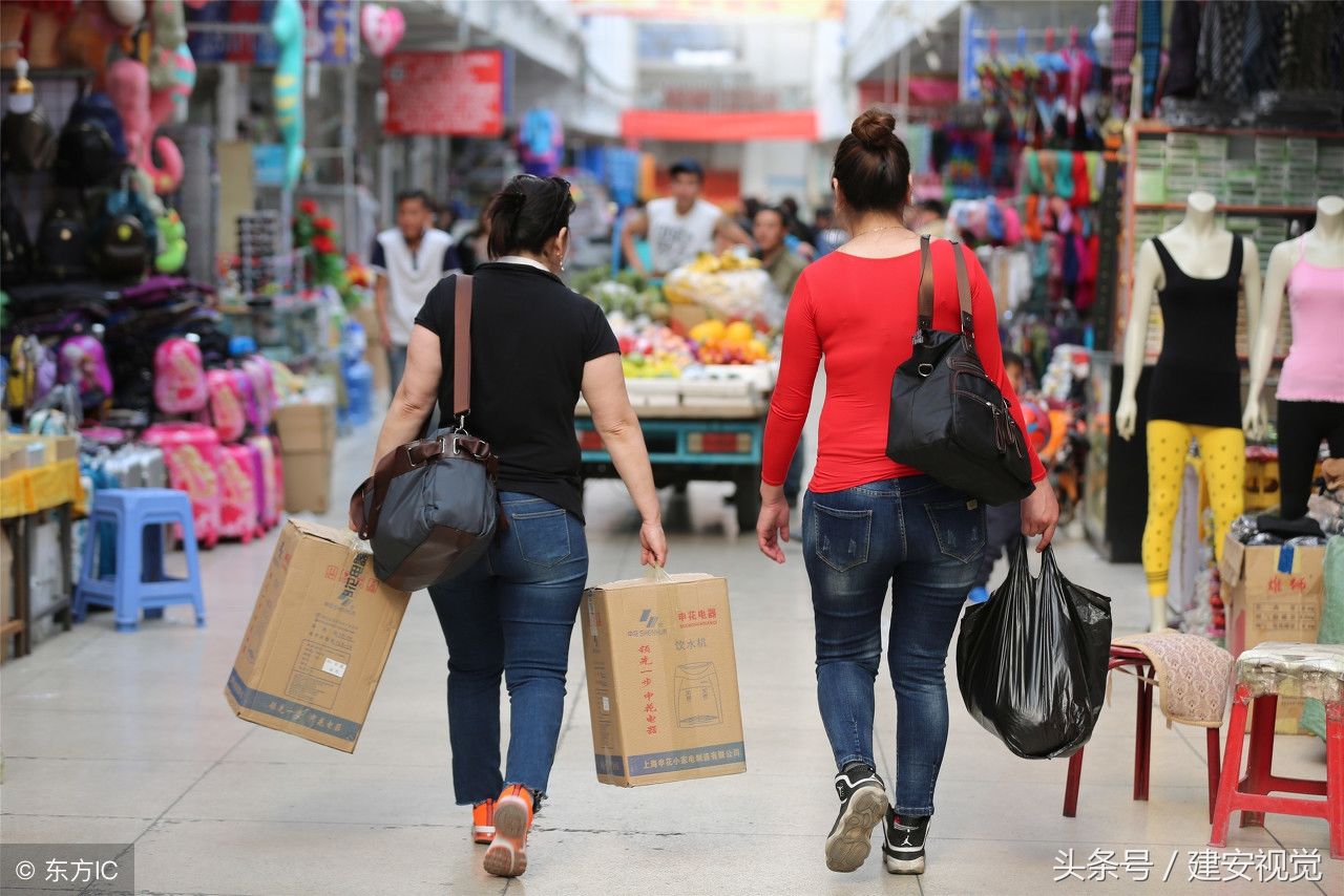 内蒙:二连浩特市发现如来手掌印,占地40000平