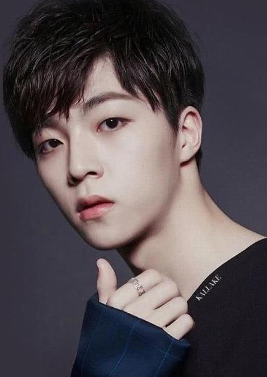 四位00后明星,我信你们一定认识陈立农,最后一