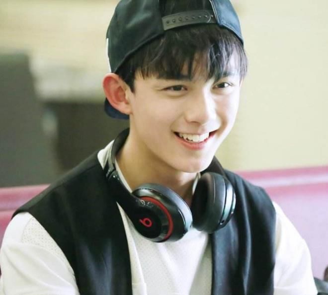 学霸明星陈雨儿,北电艺考626分,家世背景被人