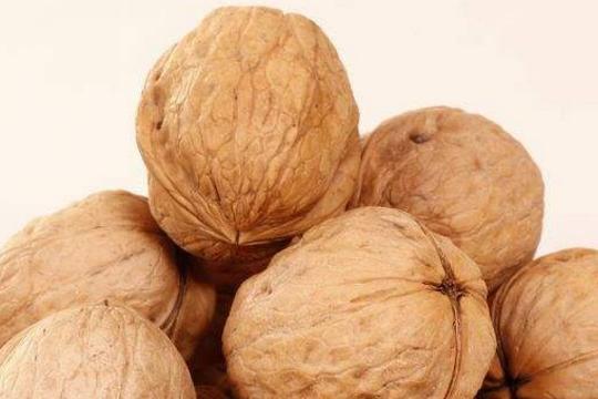 老专家提醒:每天坚持吃核桃,能坚持一个月,你的