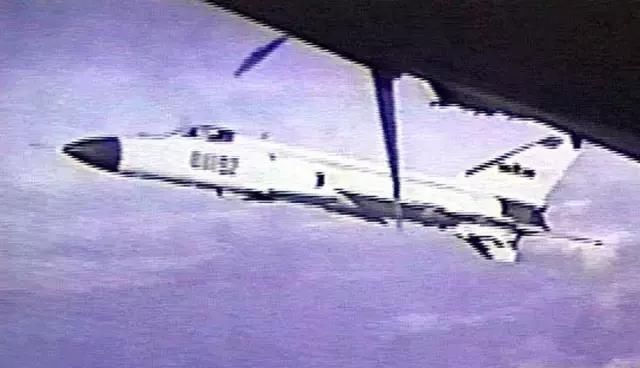 这里是辽宁舰航母编队,81192请返航