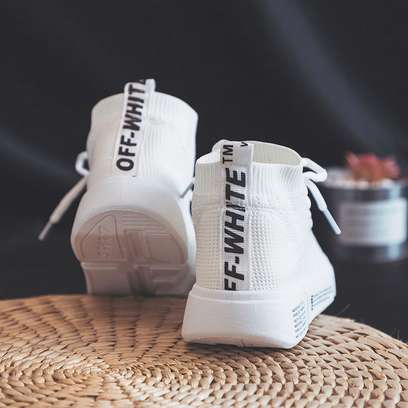 关晓彤真厉害,拍甜蜜暴击就穿一双袜子鞋,怪不