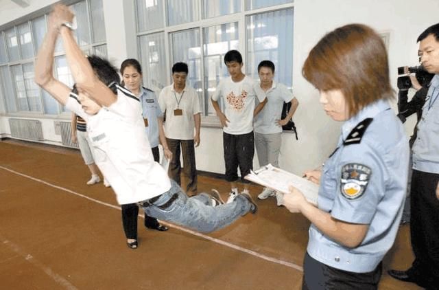 爸妈中如果有过案底!但是已经刑满释放了!孩子