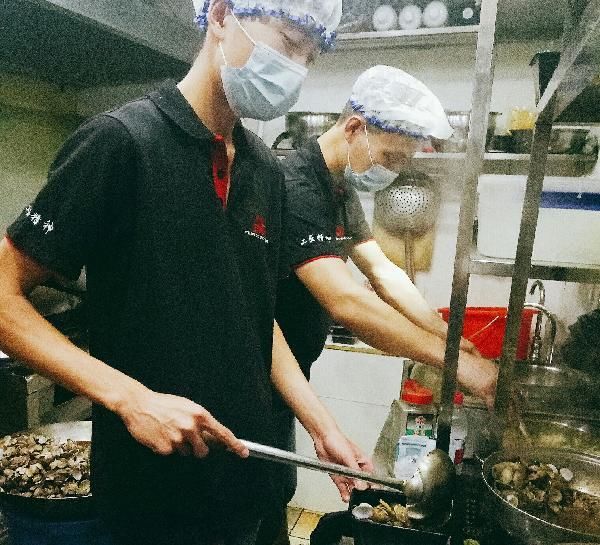 小伙离开华为,卖花蛤,年收益过1000万!一年分