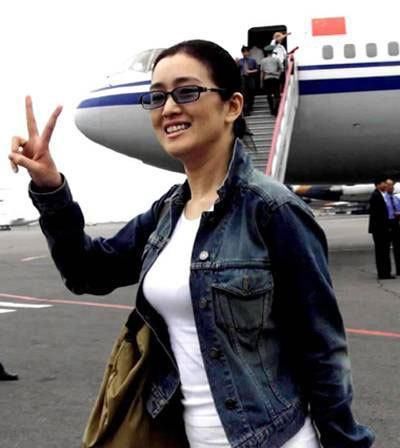 刘诗诗下飞机前叠好被子被空姐点赞,这些明星