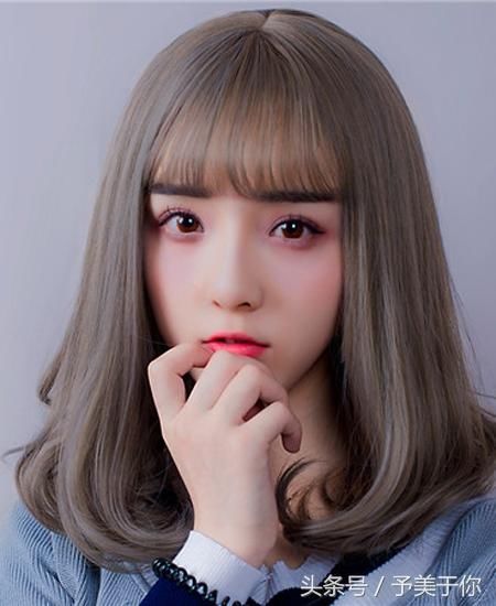 齐肩中短发梨花头发型,内扣烫卷设计修颜减龄