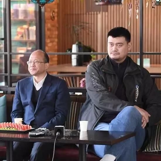 一场CBA比赛在没有加时赛的情况下,足足打了