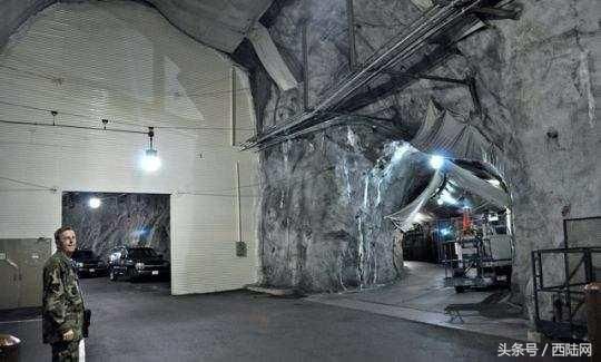 中国钻地弹道导弹PK美国炸弹之祖, 谁是最强