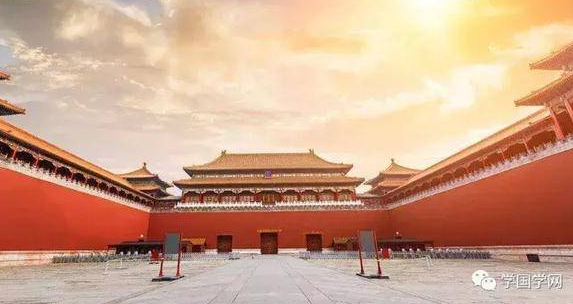 故宫的房子九千九百九十九间半,那半间房子在哪? 故宫的房子九千九百九十九间半,那半间房子在哪?