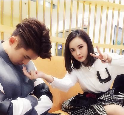 迪丽热巴前脚刚走,老板杨幂因为他又上跑男,网