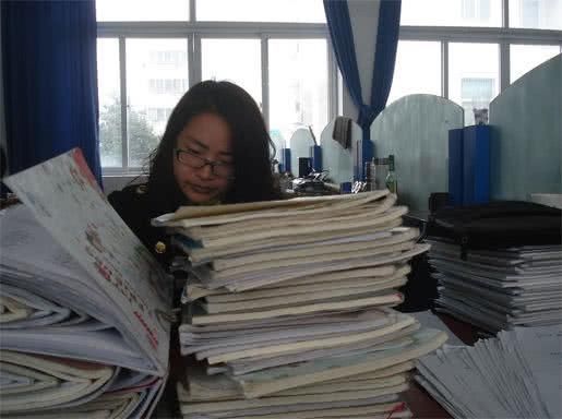 月薪3000多还要忍受家长指责,还有多少人愿意