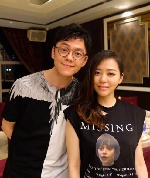 张靓颖新恋情给的勇气?裤子越穿越短,上衣布料