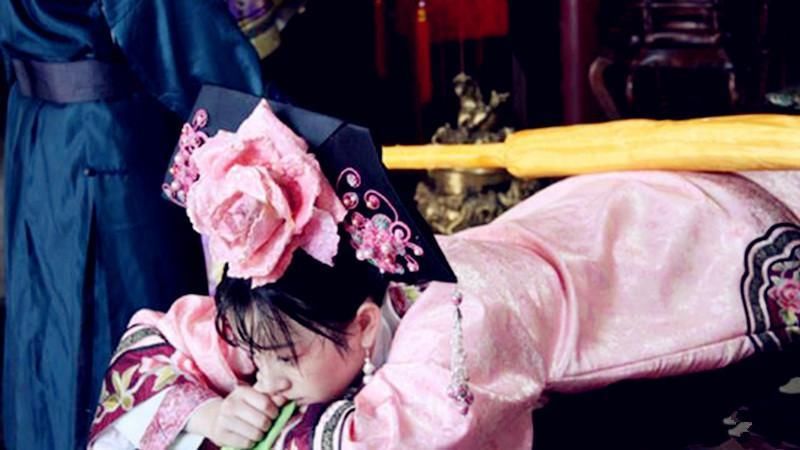 古代杖刑的时候, 能不能垫枕头在衣服下面?