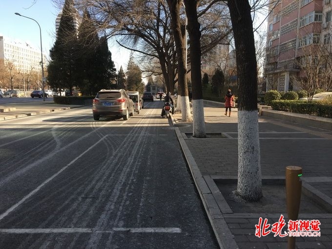 北京路侧停车新规遇新问题:虚线车位抢手占上
