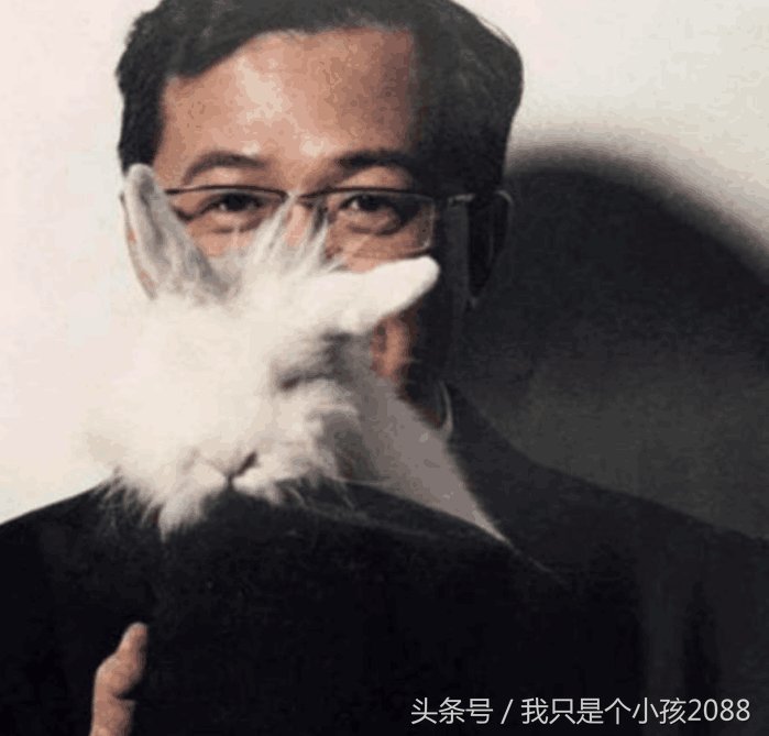 D姓男星出轨被抓包,想斥8000万购买出轨照,卓