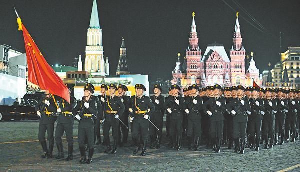 中国军队再次走出国门参加阅兵式,见证中白两