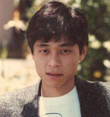 两度离婚,过气歌手王杰单身至今,人生如《一