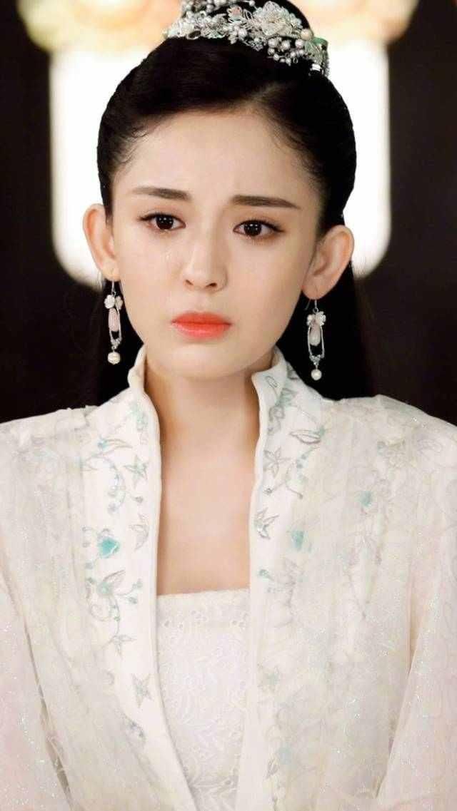 杨幂赵丽颖哭戏似天仙,做喜剧演员的她哭却最