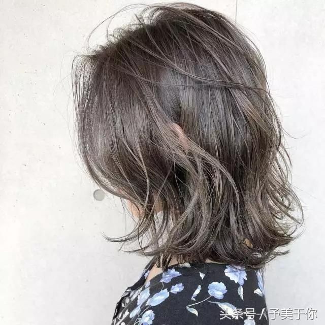 锁骨发怎么烫好看?2018年流行的线条烫锁骨发