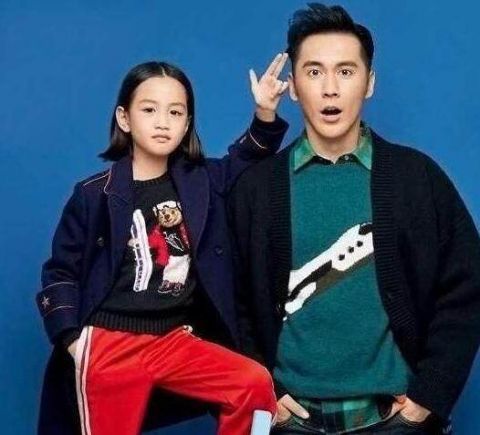 和张伦硕的关系也是比亲生的还亲了