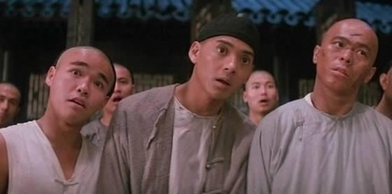 他是《黄飞鸿》中的梁宽,如今种茶为生!儿子都不认他?