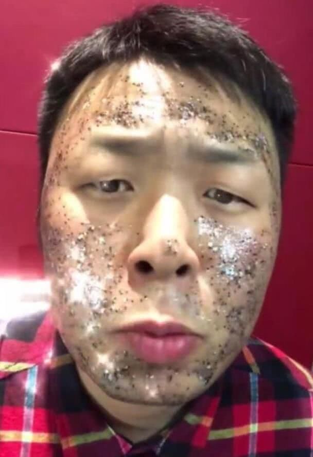 吃个盒饭1600元,住上亿豪宅开千万座驾,难怪沈梦辰对他不离不弃