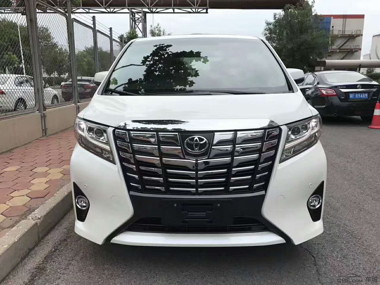 2017款丰田埃尔法行情报价 最昂贵奢华的保姆车