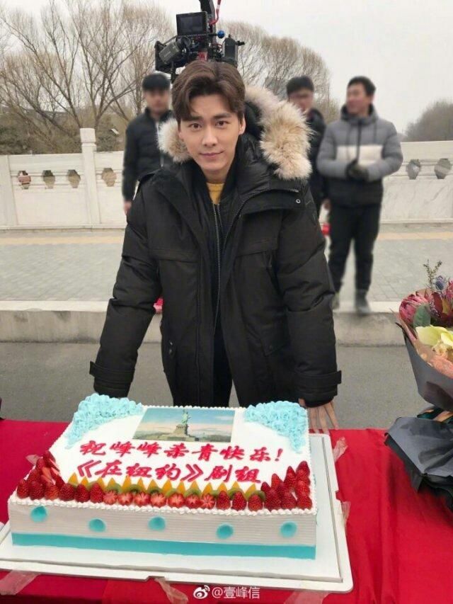 好消息,李易峰的《在纽约》杀青了!剧中飙英语