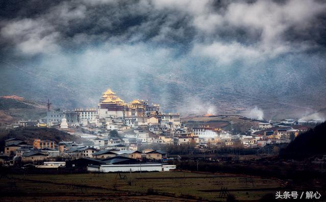 嘴笨,不会说话,不会逗女孩子开心,该如何和女孩