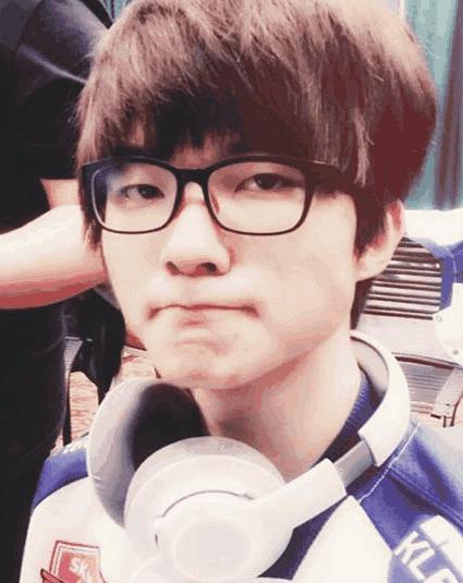 路人王眼中的小狗和大魔王,对小狗评价高,但与