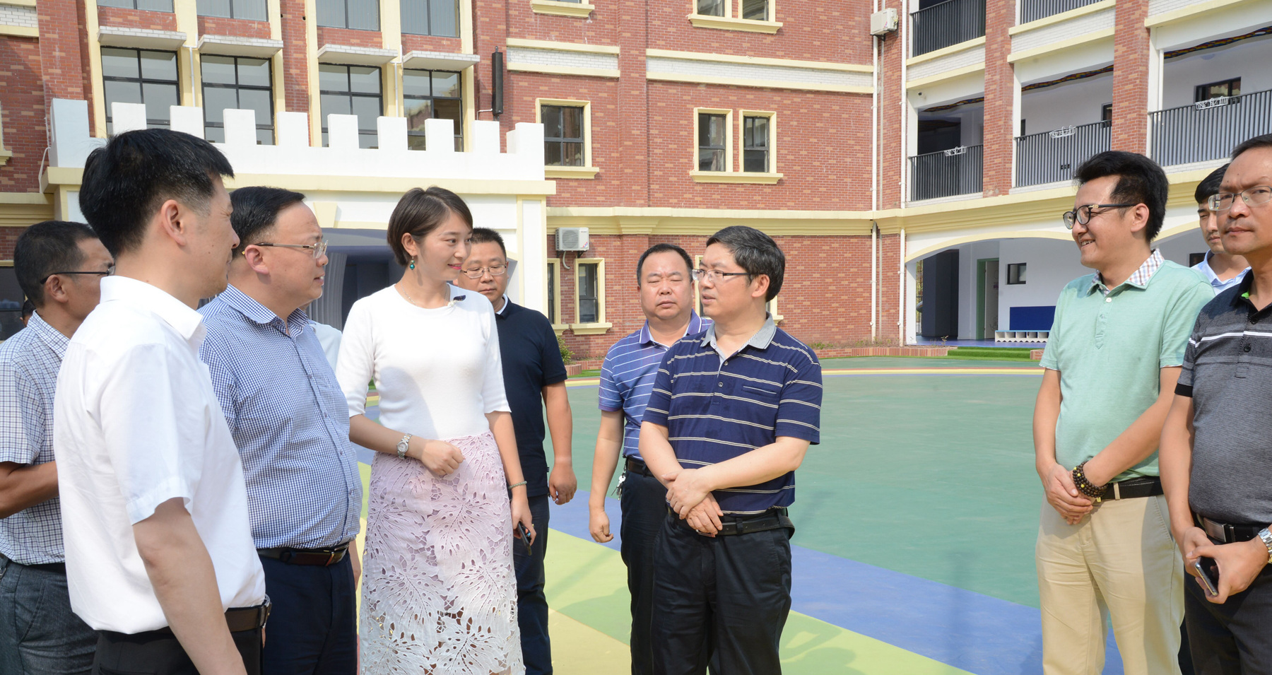 在发展教育事业上政府首要的是尽力而为