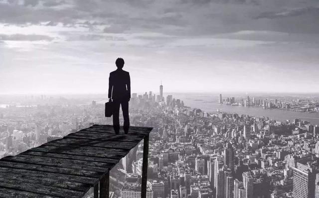 人口经济危机_2008年经济危机图片(3)