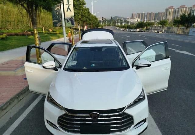 全国首提燃油版唐二代,车主;看到底盘感觉自己