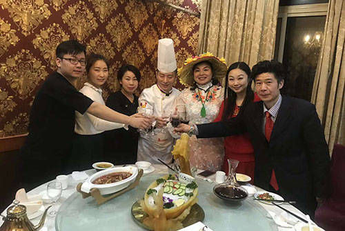 明星大厨喻太均邀请缅甸总统赛茂康夫人灵光花