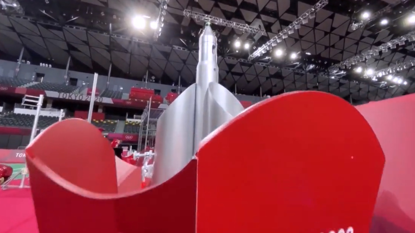 首次出现换球器!记者探访东京奥运会羽毛球场馆 首次出现换球器!记者探访东京奥运会羽毛球场馆